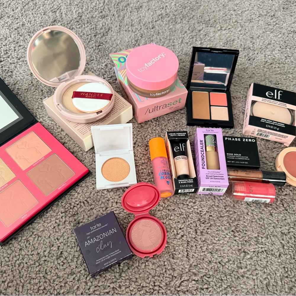 Assortment *NEW* blushes/highlighters/foundation